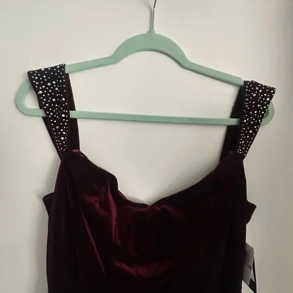 City Studio Strapless Burgundy Dress - Picture 9 of 10